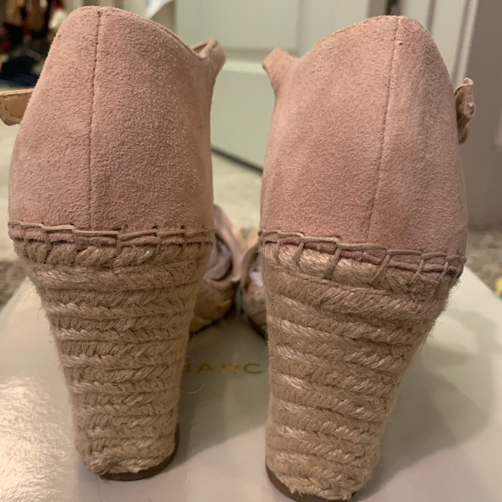 Marc Fisher Ruffle Wedges - Picture 5 of 8